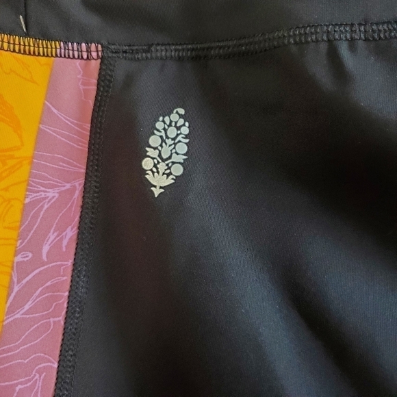New Free People Fire Up Yoga Mid Rise Black Combo Leggings Small - Picture 9 of 11
